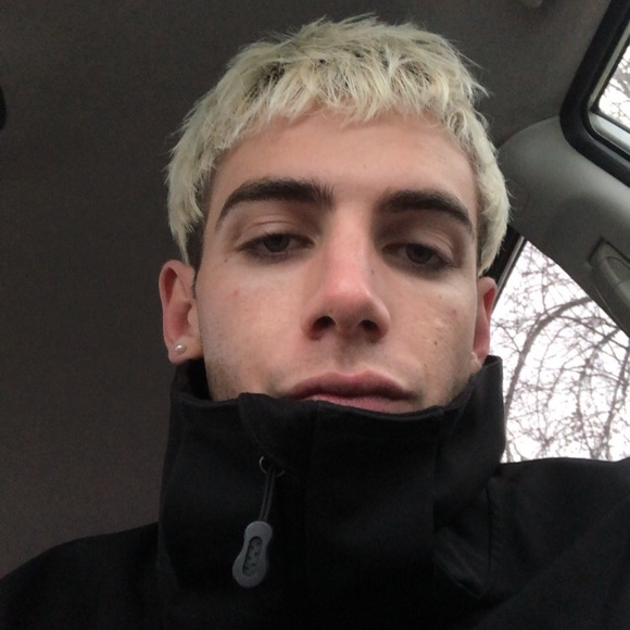 Meet your Posher, Dominic - Picture 1 of 1